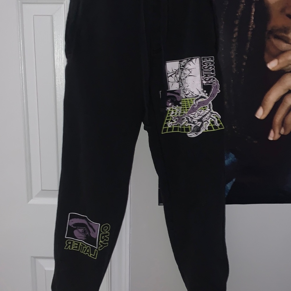 sweatpants